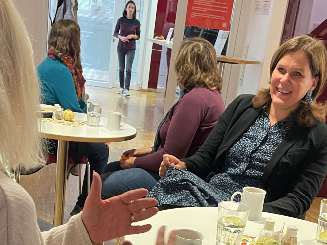 Bürgermeisterin Verena Dietl besucht Mittwochstisch